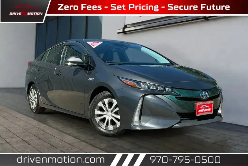 2017 Toyota Prius Prime Premium's photo