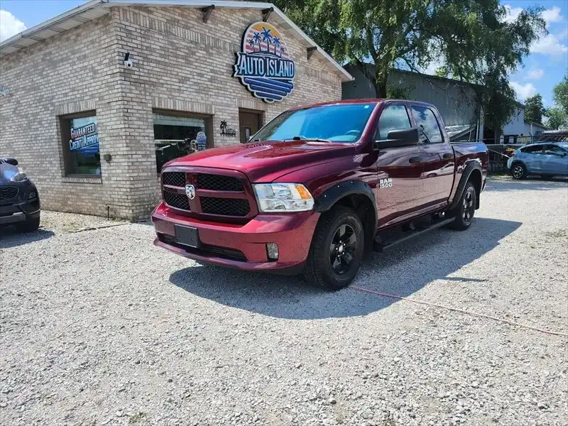 2016 RAM 1500 Express 4x4 Crew Cab 5'7's photo