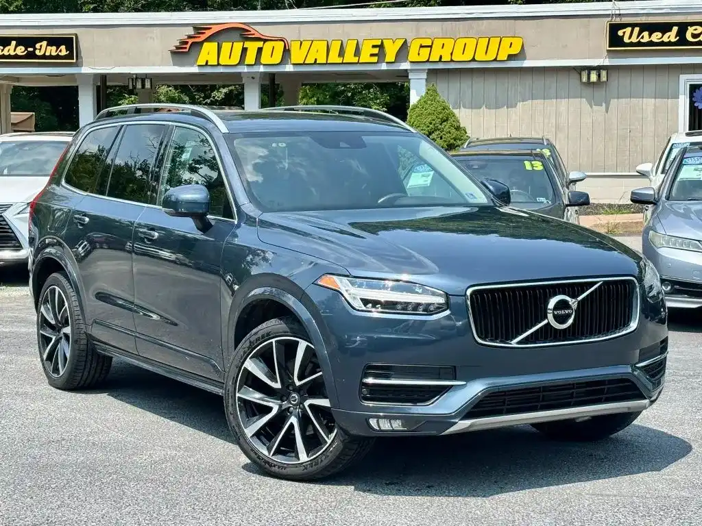2019 Volvo XC90 T6 Momentum AWD's photo