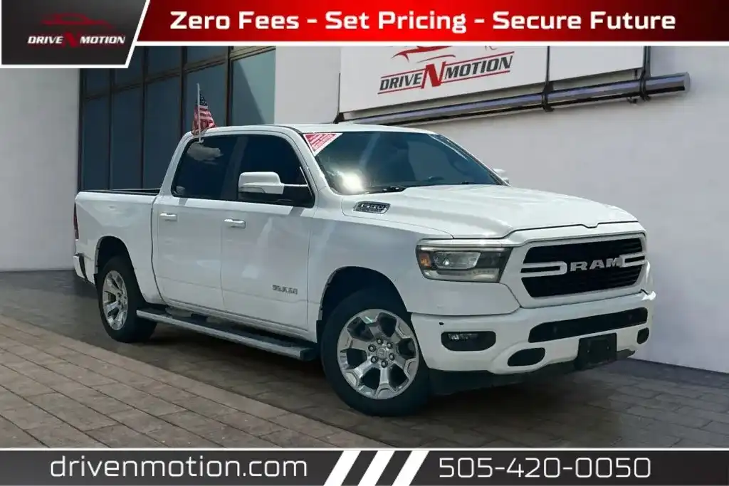 2019 RAM 1500 Big Horn/Lone Star 4x4 Crew Cab 5'7's photo