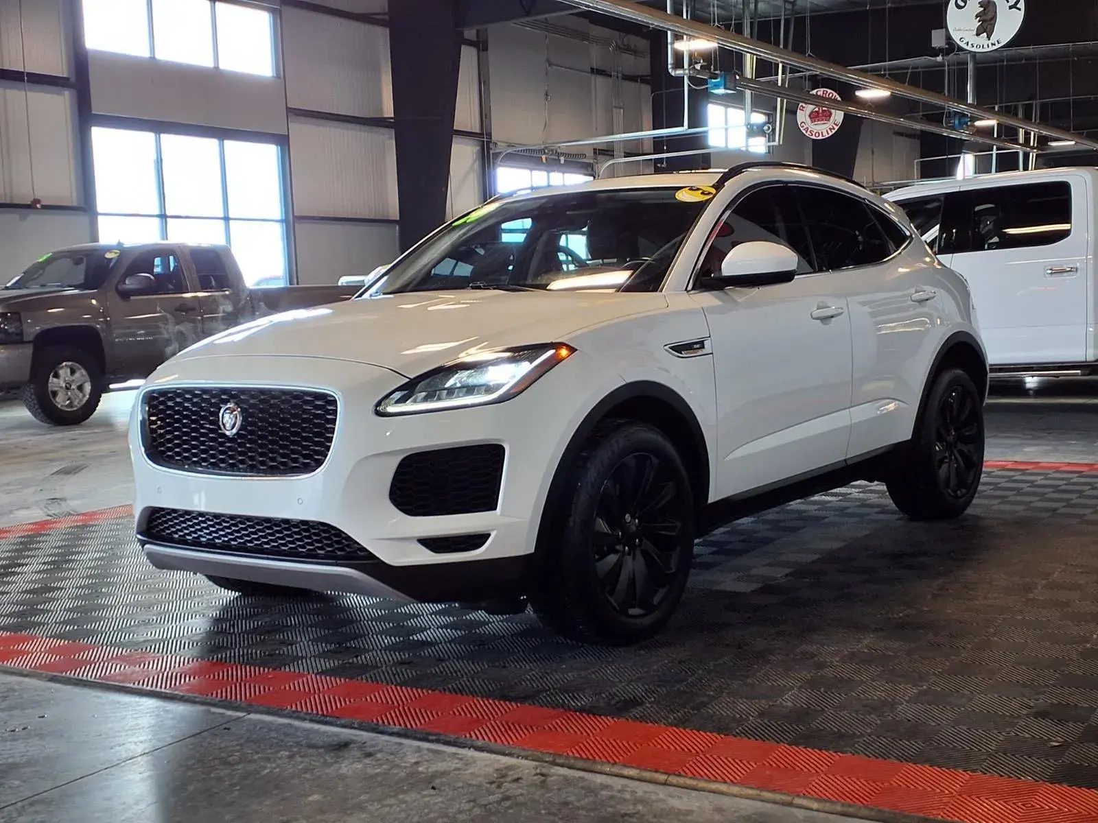 2020 Jaguar E-PACE P250 SE photo 3