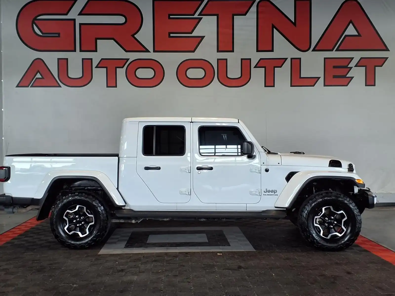 2020 Jeep Gladiator Overland's photo