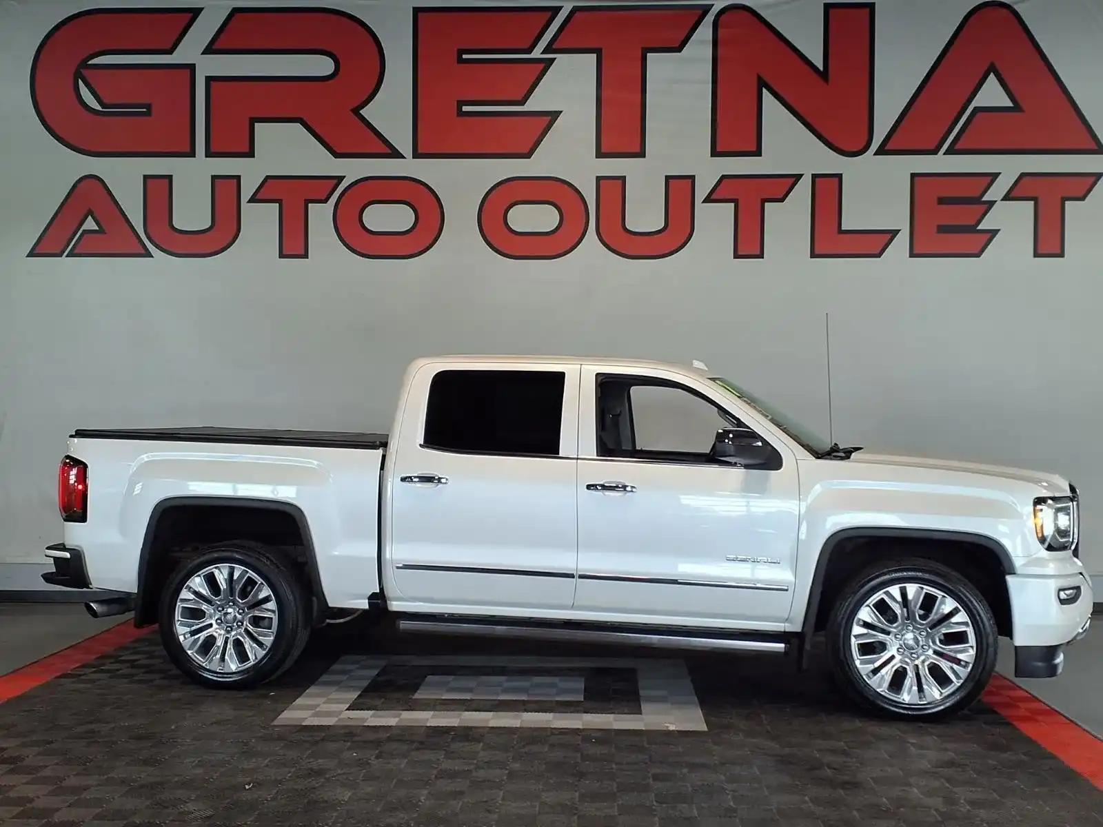 2017 GMC Sierra 4WD Crew Cab Short Box's photo