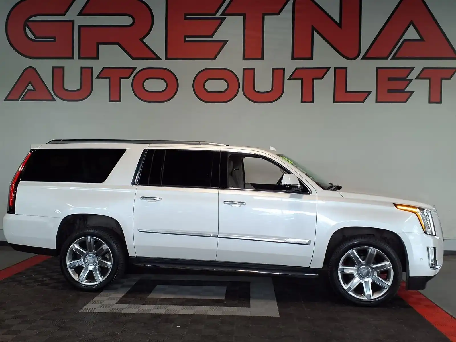 2020 Cadillac Escalade ESV AWD Luxury's photo