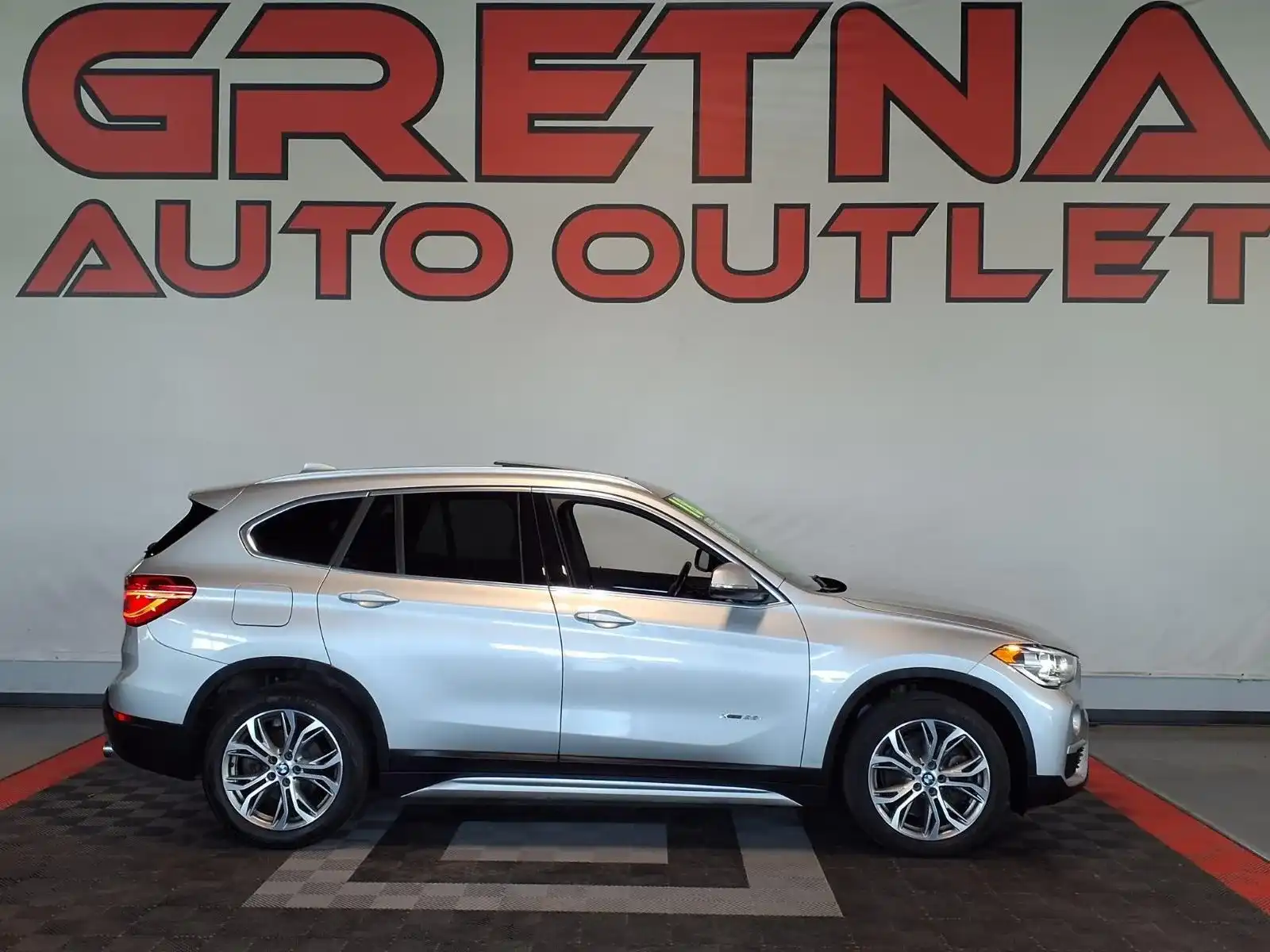 2018 BMW X1 xDrive28i's photo