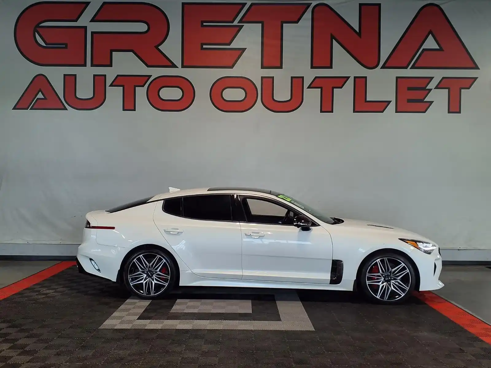 2022 Kia Stinger GT2's photo