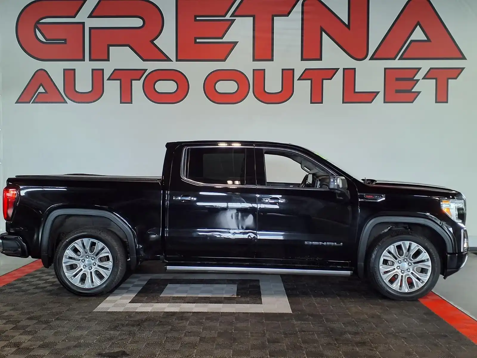2021 GMC Sierra 4WD Crew Cab Short Box Denali's photo