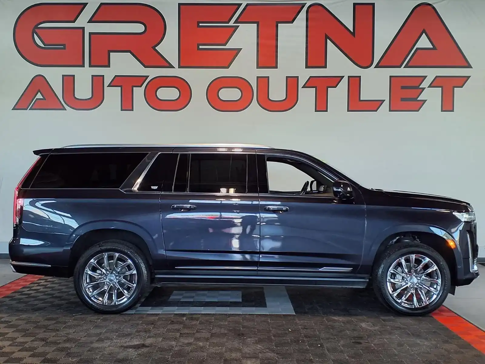 2023 Cadillac Escalade ESV 4WD Premium Luxury's photo