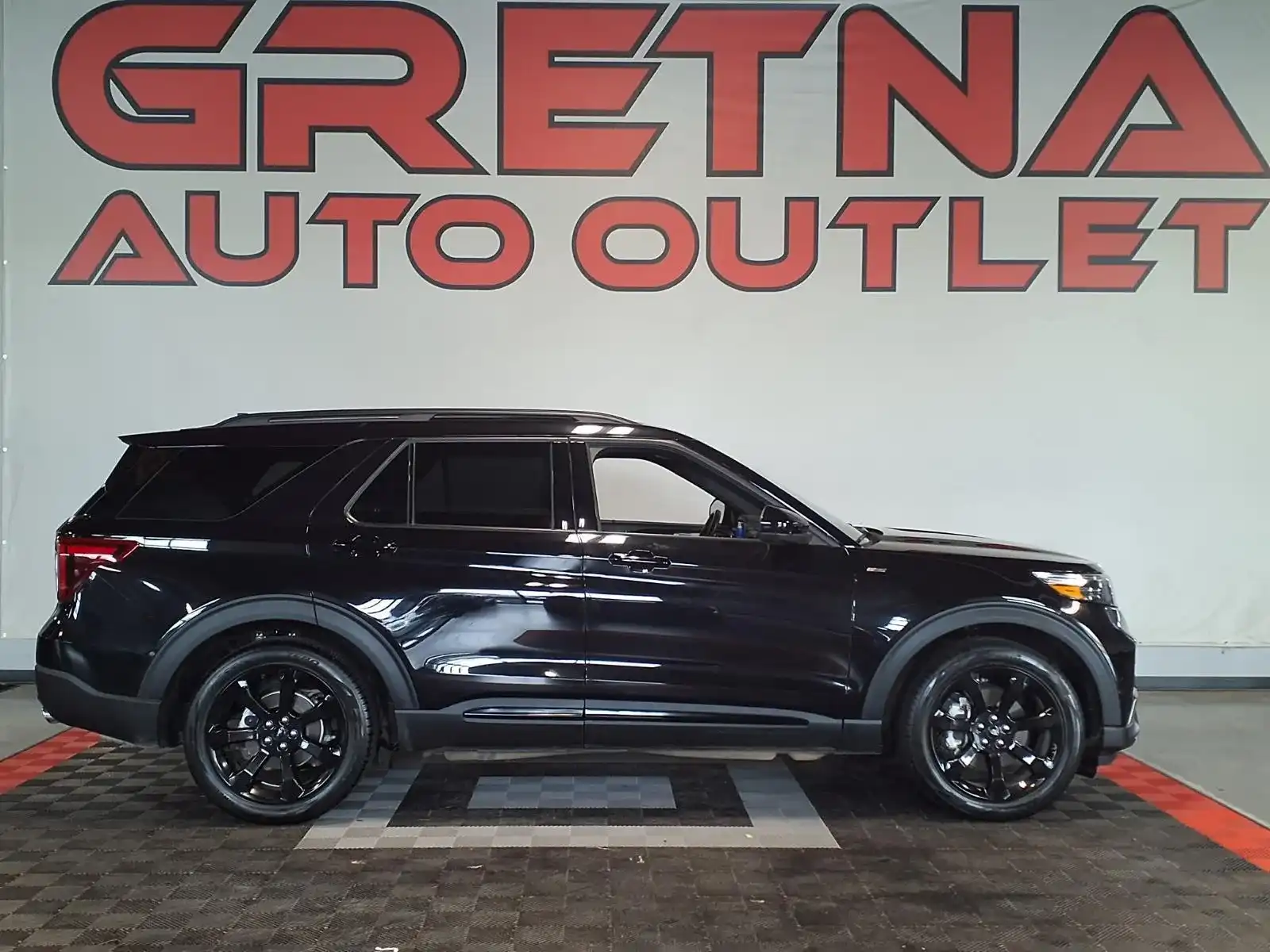 2023 Ford Explorer ST-Line RWD's photo