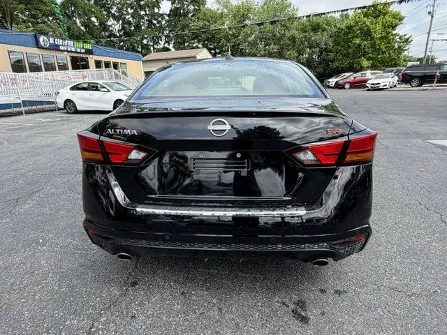 2023 Nissan Altima 2.5 SR photo 4