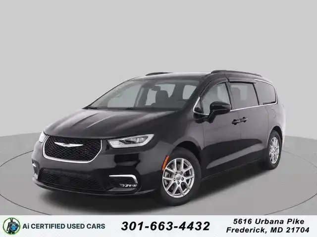 2022 Chrysler Pacifica Touring L's photo