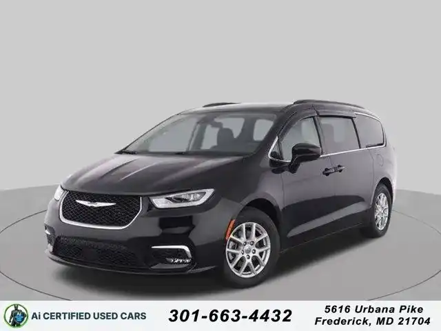 2022 Chrysler Pacifica Touring L's photo