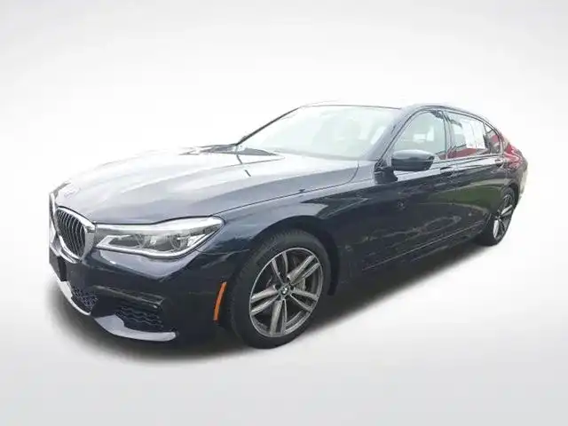 2016 BMW 7 Series 750i xDrive's photo