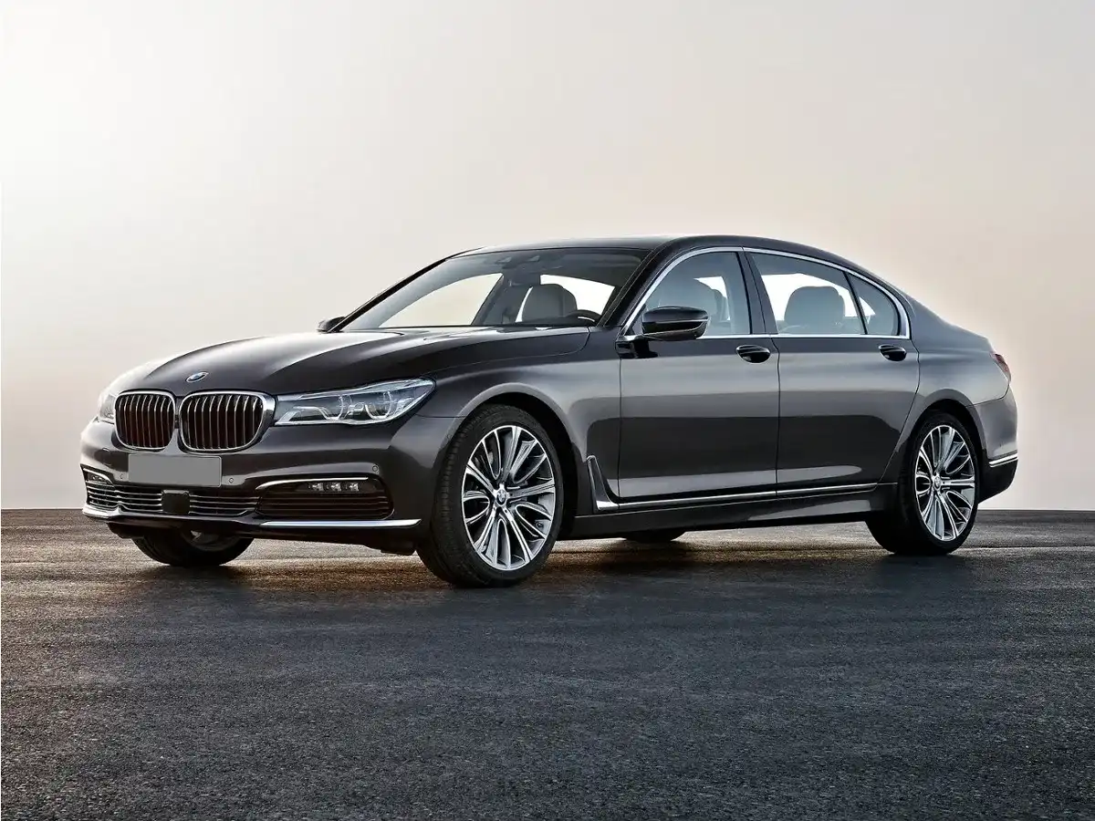 2016 BMW 7 Series 750i xDrive's photo