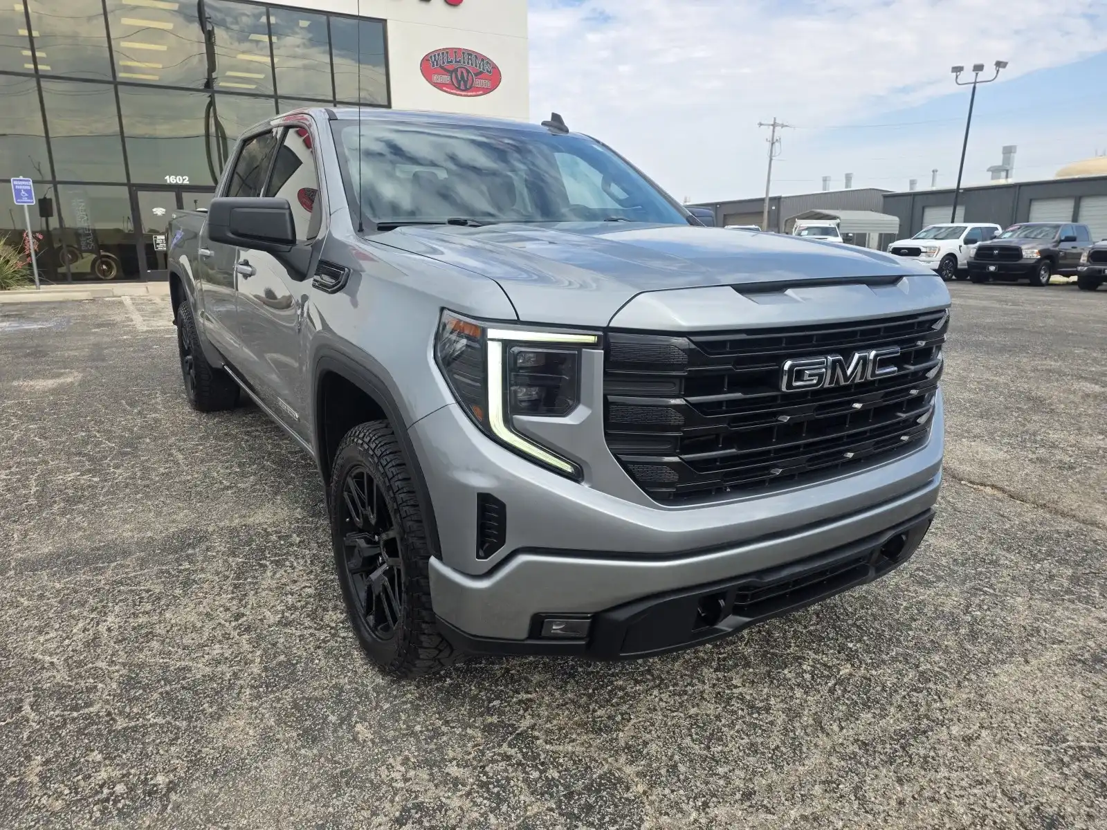2024 GMC Sierra 4WD Crew Cab Standard Box Elevation's photo