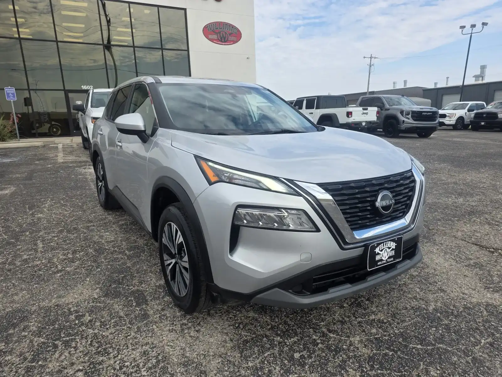 2023 Nissan Rogue SV AWD's photo