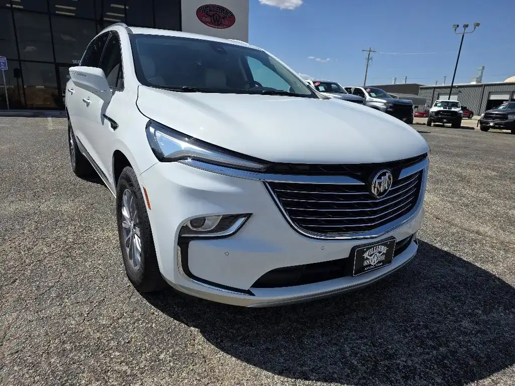 2023 Buick Enclave Essence's photo