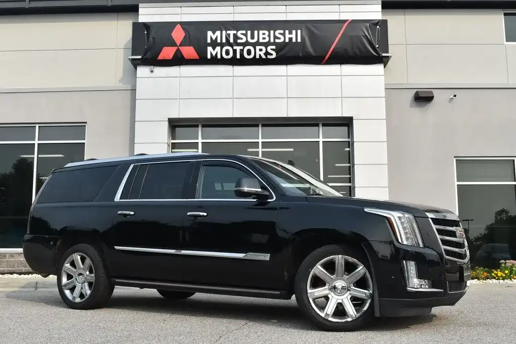 2017 Cadillac Escalade ESV AWD Premium Luxury's photo