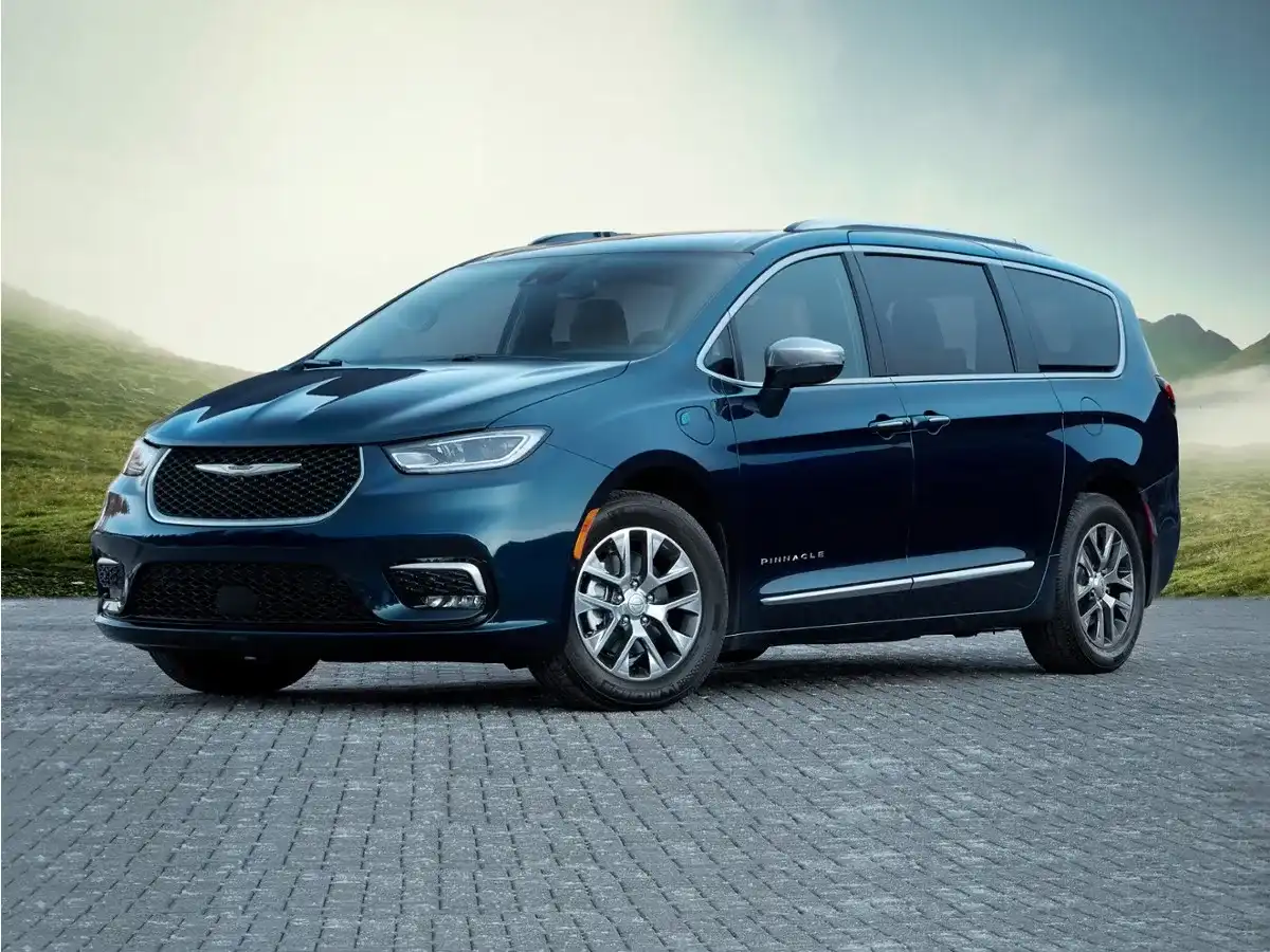 2024 Chrysler Pacifica Hybrid Select PHEV's photo
