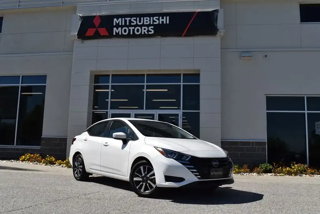2024 Nissan Versa 1.6 SV CVT's photo