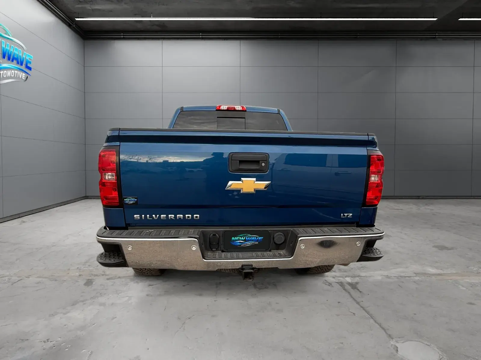 2015 Chevrolet Silverado 1500 LTZ Crew Cab Short Box photo 4