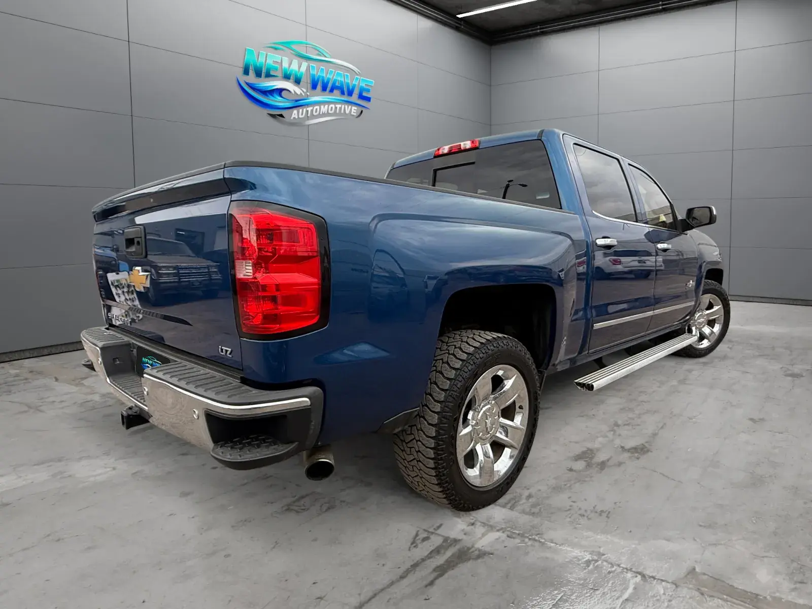 2015 Chevrolet Silverado 1500 LTZ Crew Cab Short Box photo 5