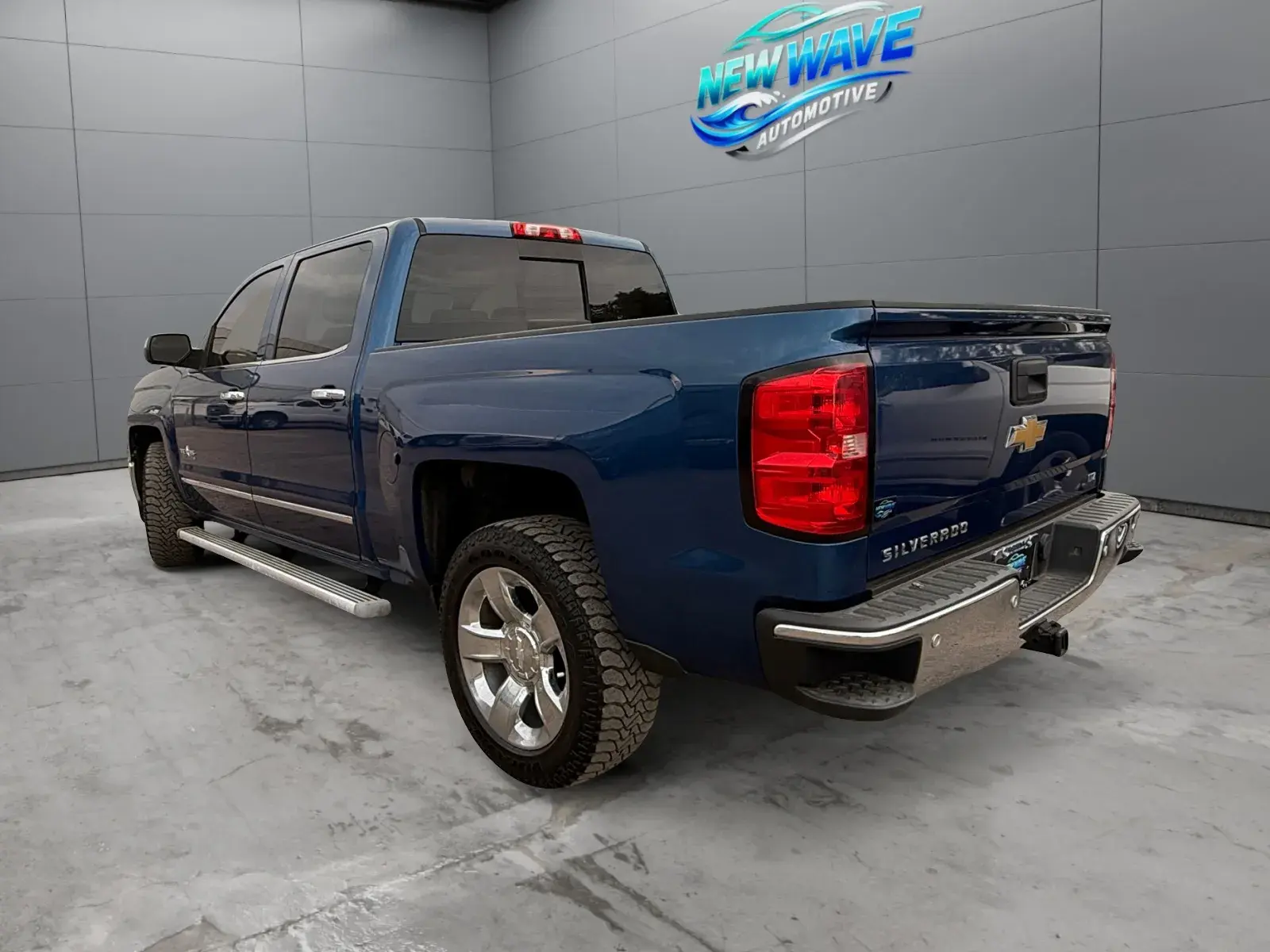 2015 Chevrolet Silverado 1500 LTZ Crew Cab Short Box photo 3