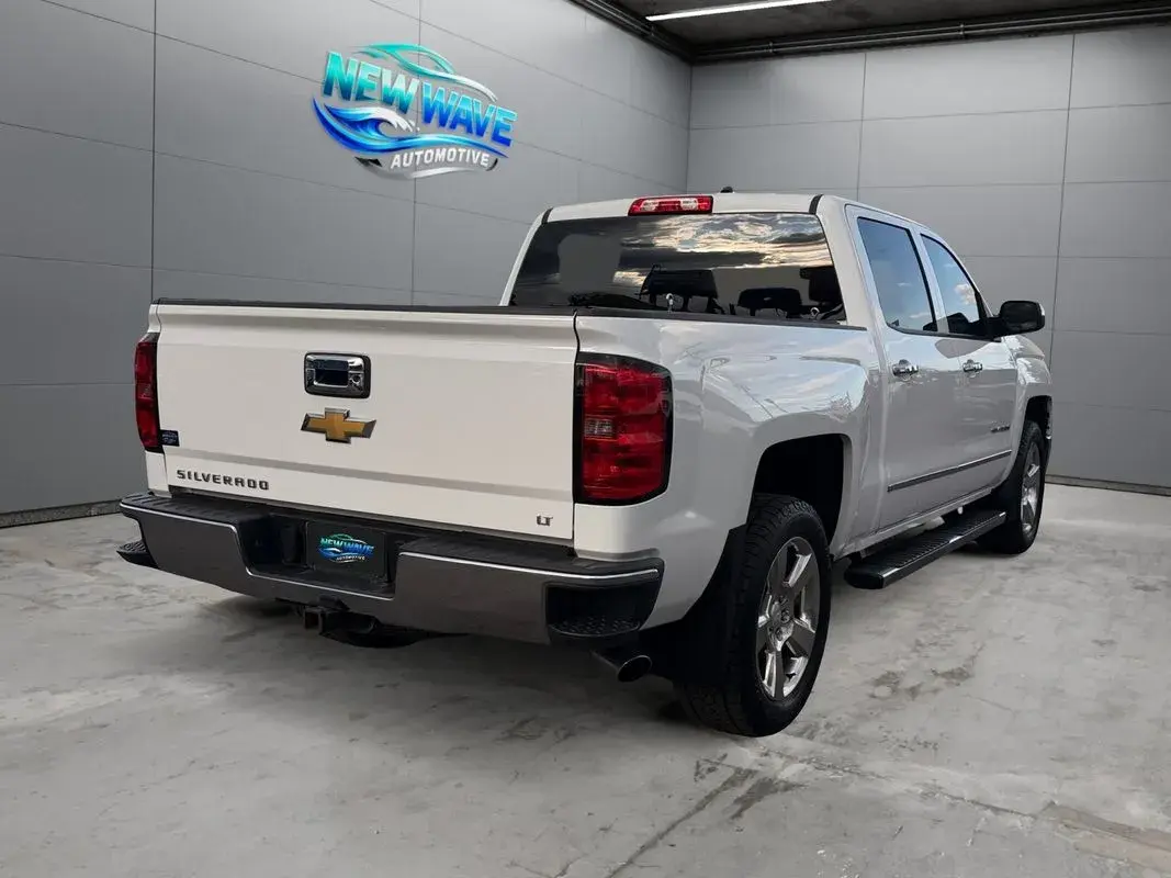 2014 Chevrolet Silverado 1500 LT Crew Cab Short Box photo 5
