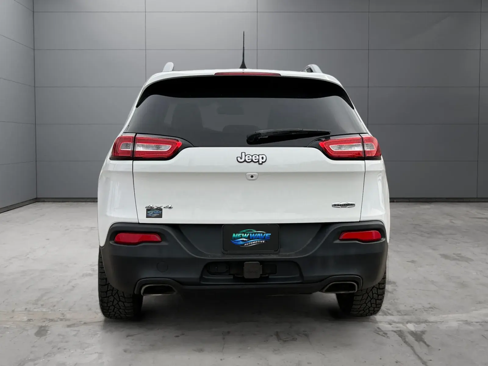 2016 Jeep Cherokee Latitude 4WD photo 4