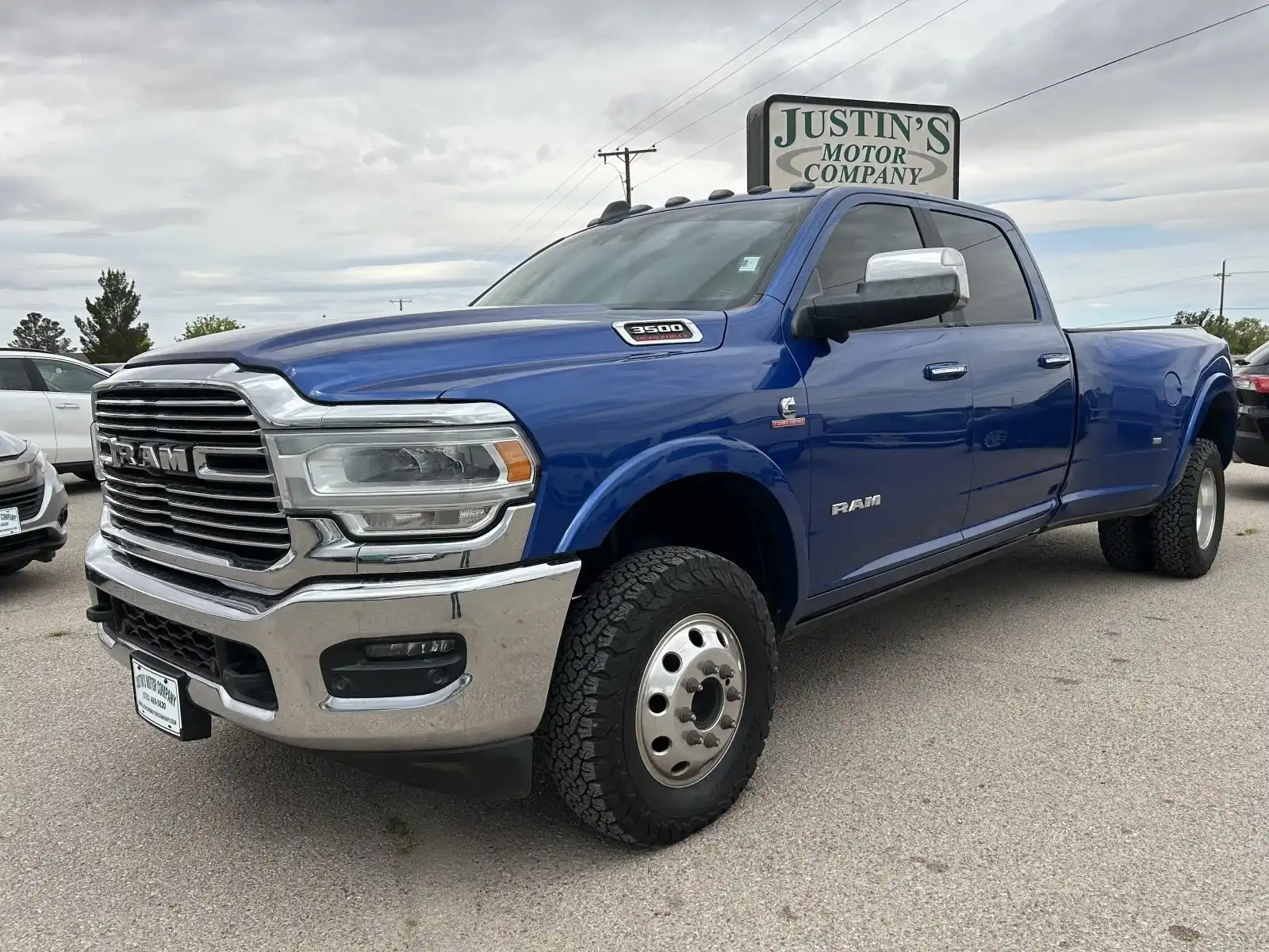 2019 RAM 3500 Laramie 4X4 Crew Cab LWB's photo