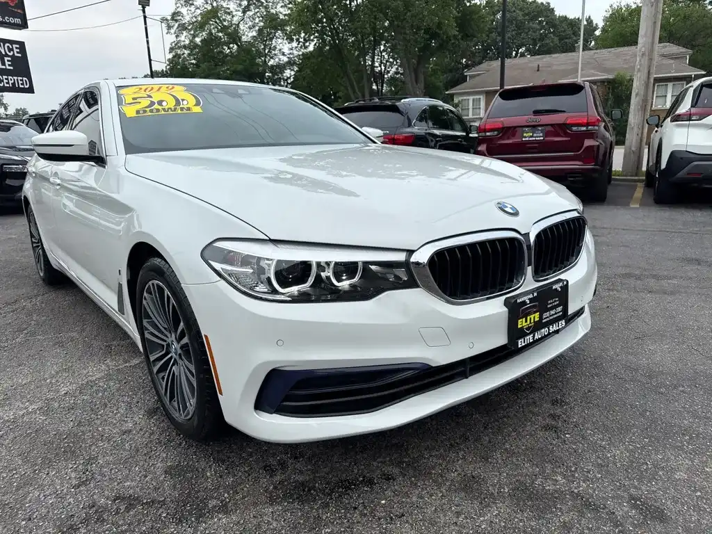 2019 BMW 5 Series 530e iPerformance Sedan's photo