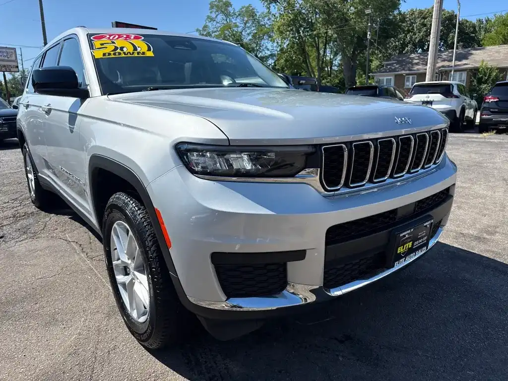 2023 Jeep Grand Cherokee L Laredo's photo