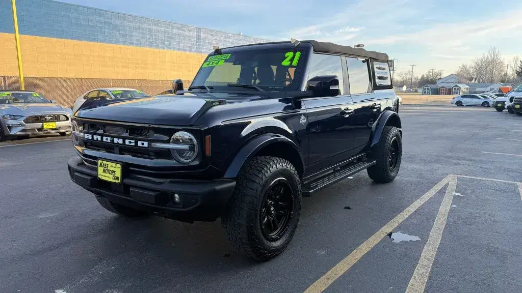 2021 Ford Bronco Outer Banks 4WD photo 4