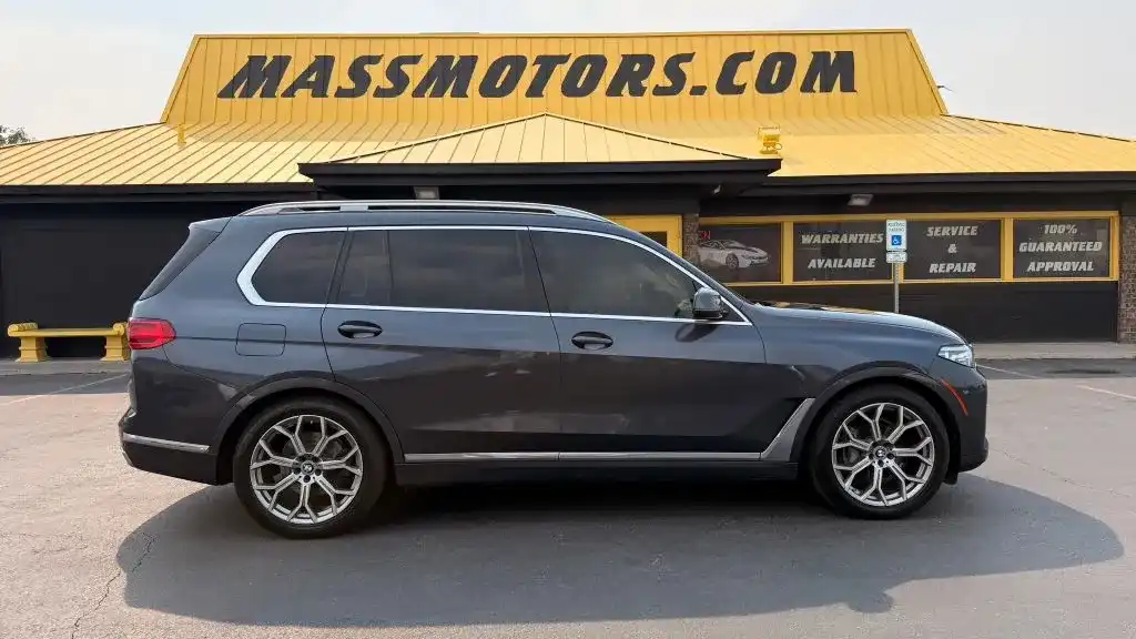2020 BMW X7 xDrive40i's photo