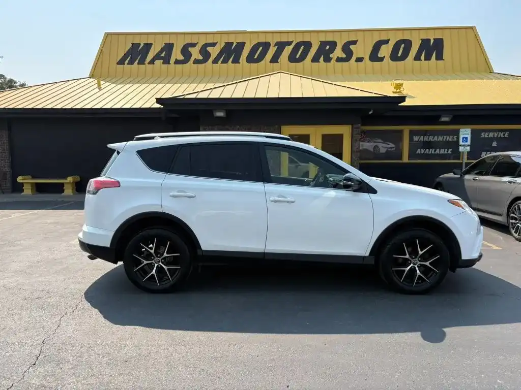 2016 Toyota RAV4 SE AWD's photo
