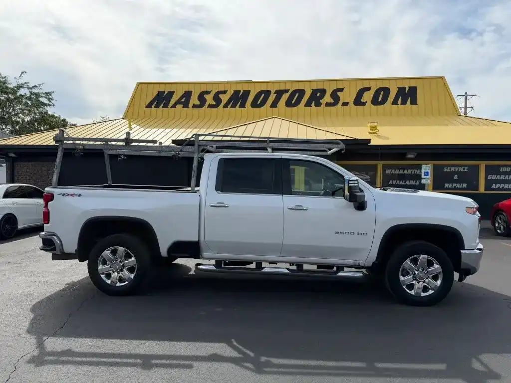 2022 Chevrolet Silverado HD LTZ 4WD Crew Cab Standard Box's photo