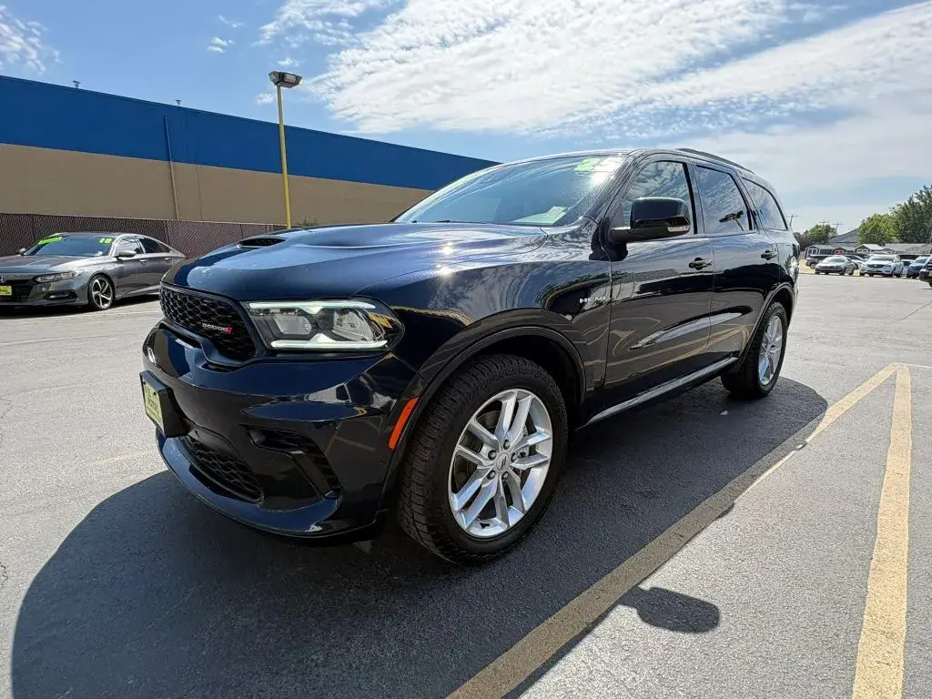 2025 Dodge Durango R/T AWD photo 3