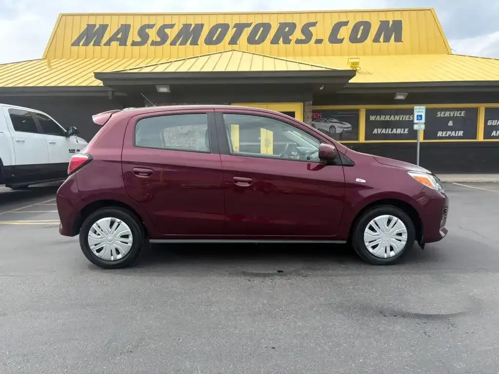 2024 Mitsubishi Mirage ES CVT's photo