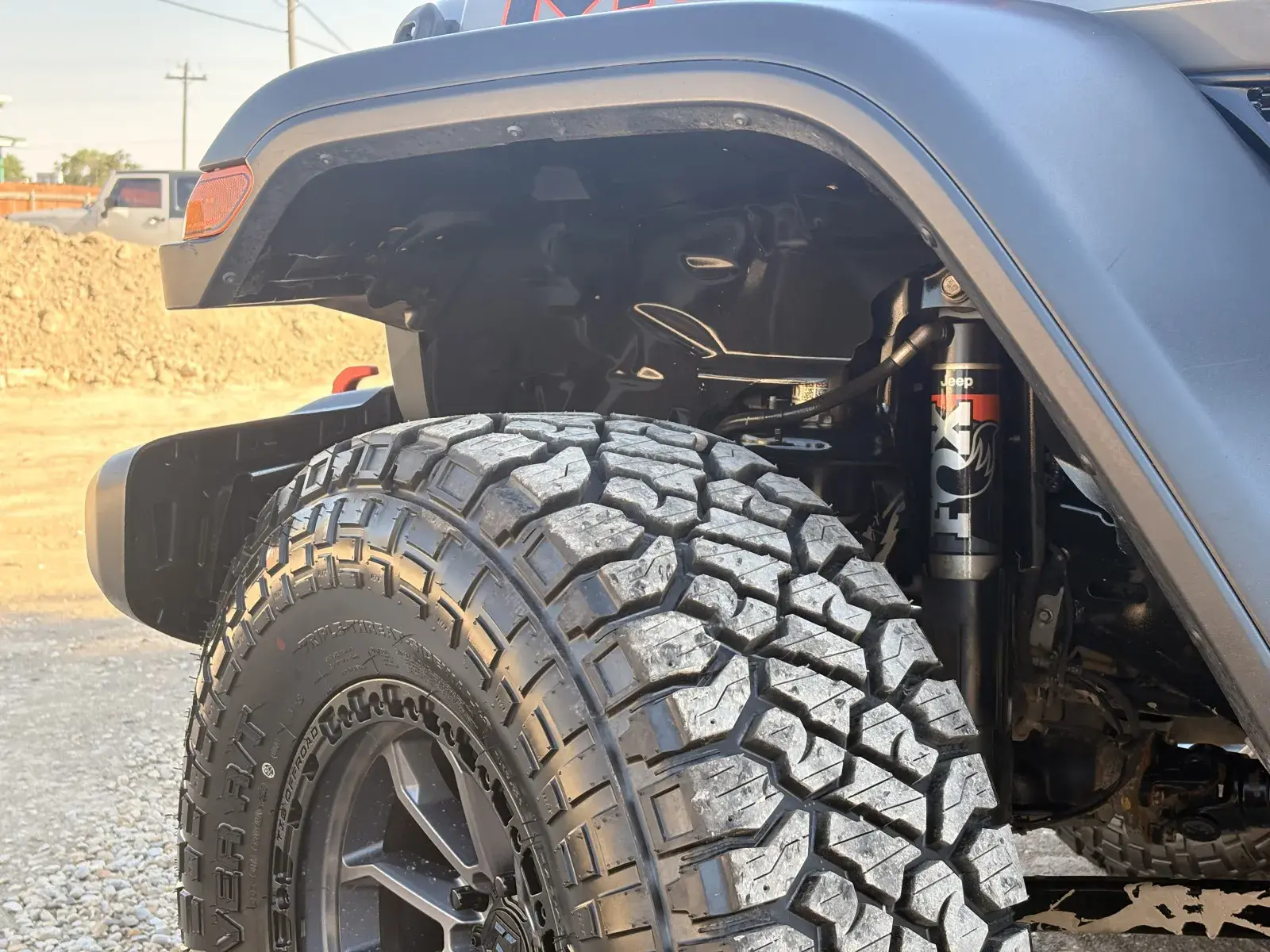 2021 Jeep Gladiator Mojave photo 3