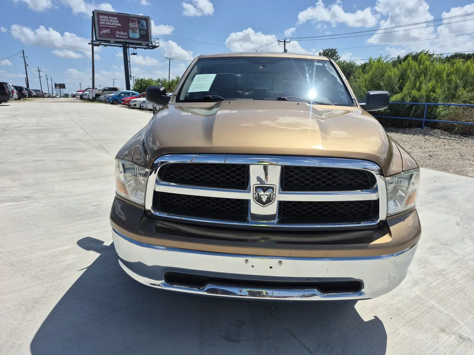 2012 RAM 1500 SLT Crew Cab photo 3