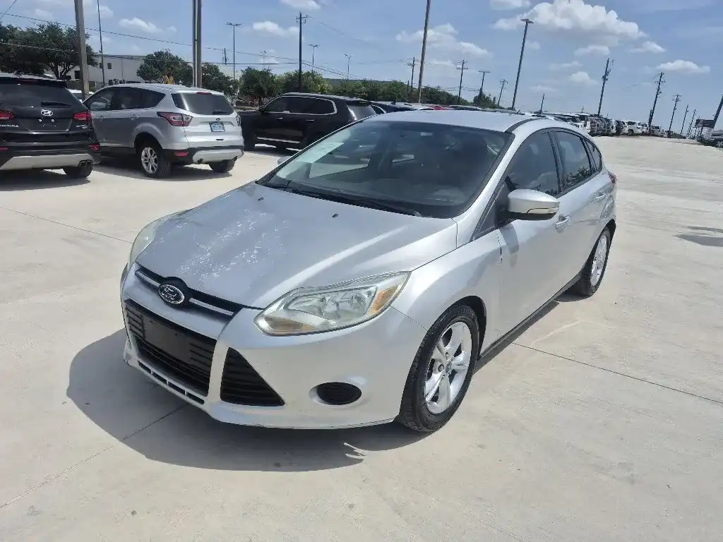 2013 Ford Focus 5 Door Hatch SE's photo