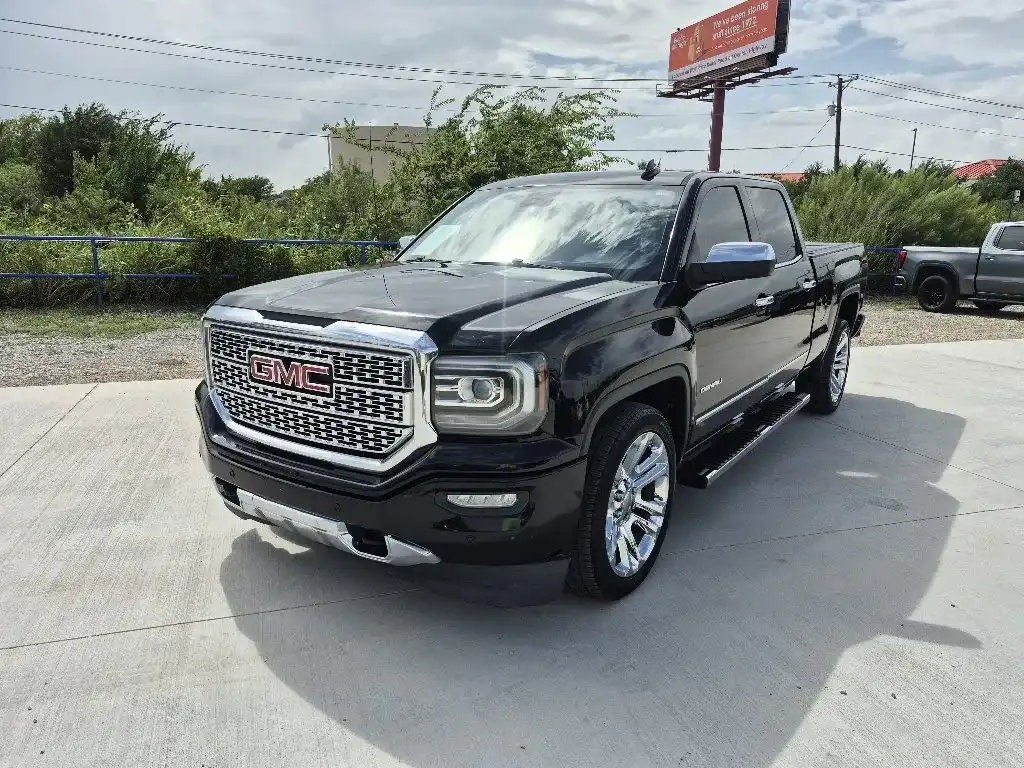 2018 GMC Sierra 4WD Crew Cab Short Box's photo