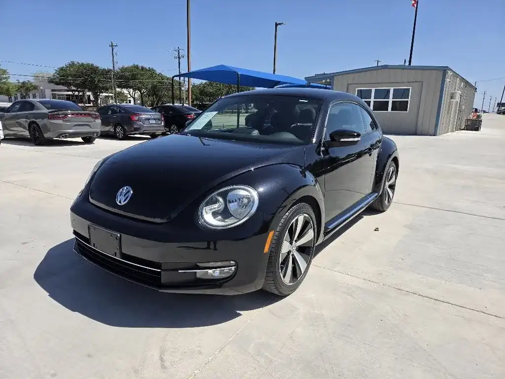 2013 Volkswagen Beetle 2.0T w/Sunroof, Sound, & Nav. MSQ's photo