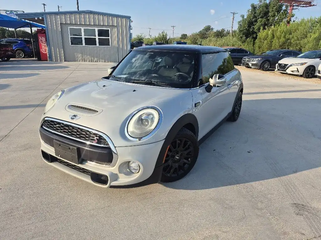 2017 MINI Cooper S's photo