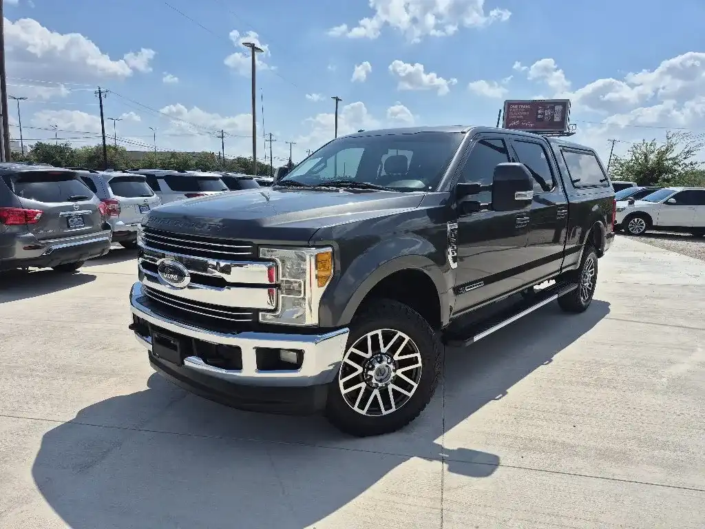 2017 Ford F-250 Lariat 4WD Crew Cab 8' Box's photo