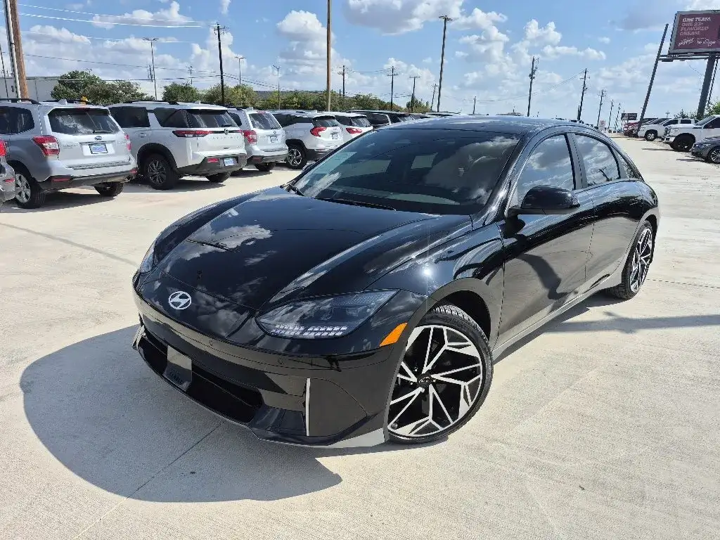 2023 Hyundai Ioniq 6 SEL RWD's photo