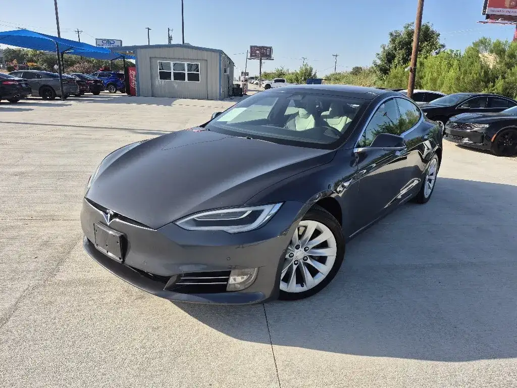 2016 Tesla Model S 60 kWh's photo