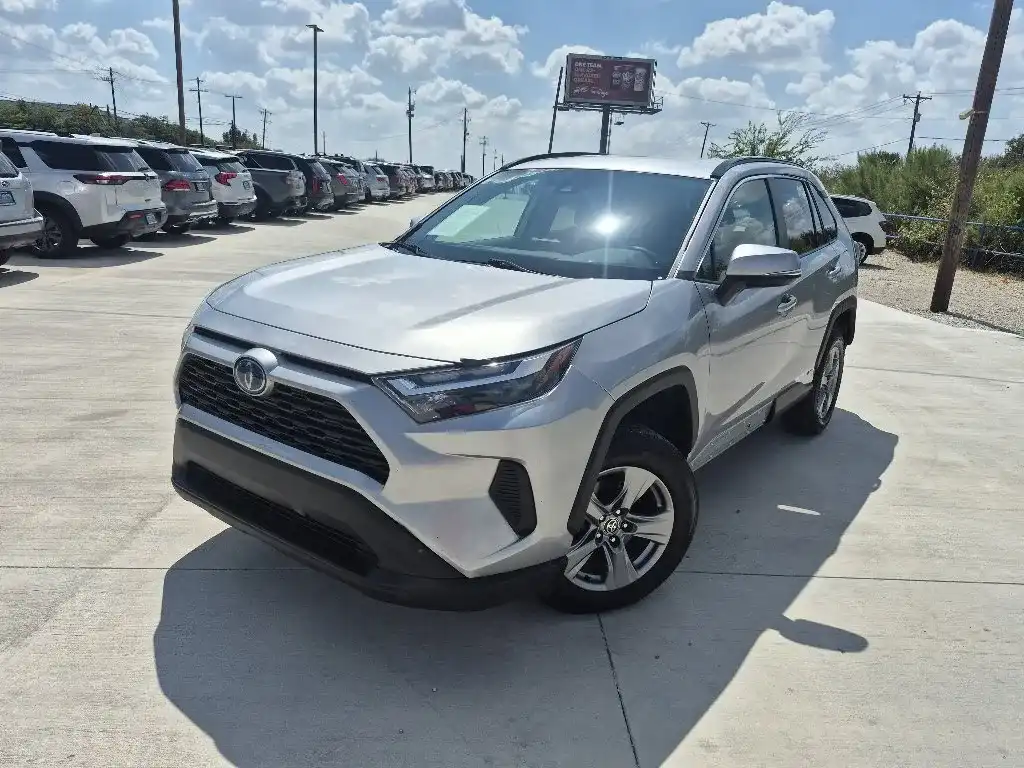 2024 Toyota RAV4 Hybrid XLE AWD's photo
