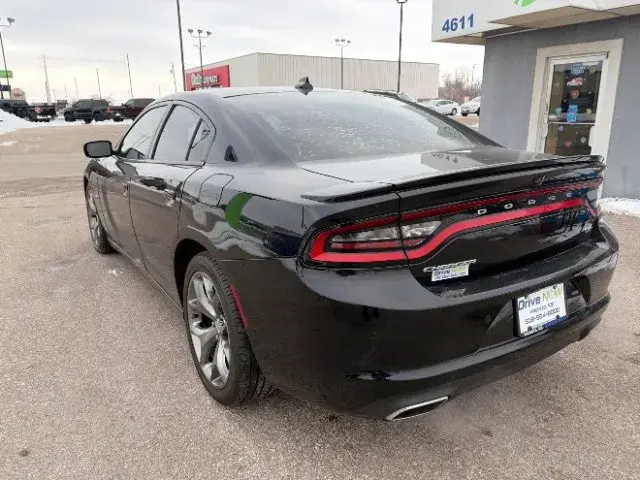 2018 Dodge Charger R/T photo 3