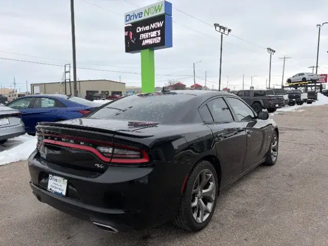 2018 Dodge Charger R/T photo 5